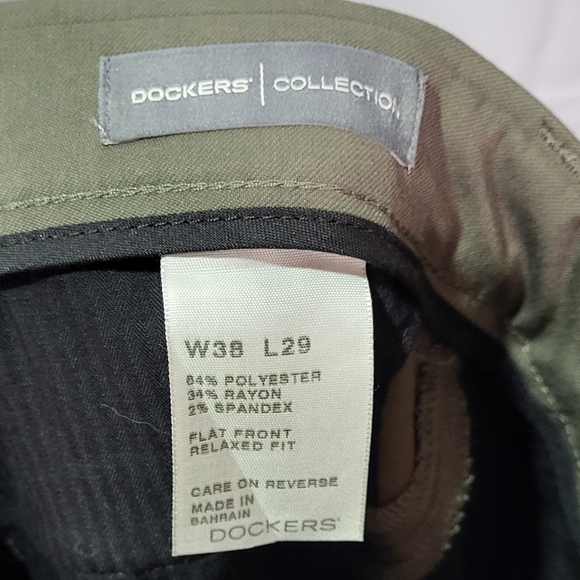 Dockers Men's Gray Workday Khakis Classic Fit Pleated Dress Pants Size 38X29 EUC - Picture 4 of 11